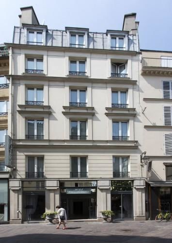 Hotel des Ducs d’Anjou – Exterior