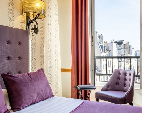 Hotel Ducs d’Anjou - Contemporary hotel room in Paris